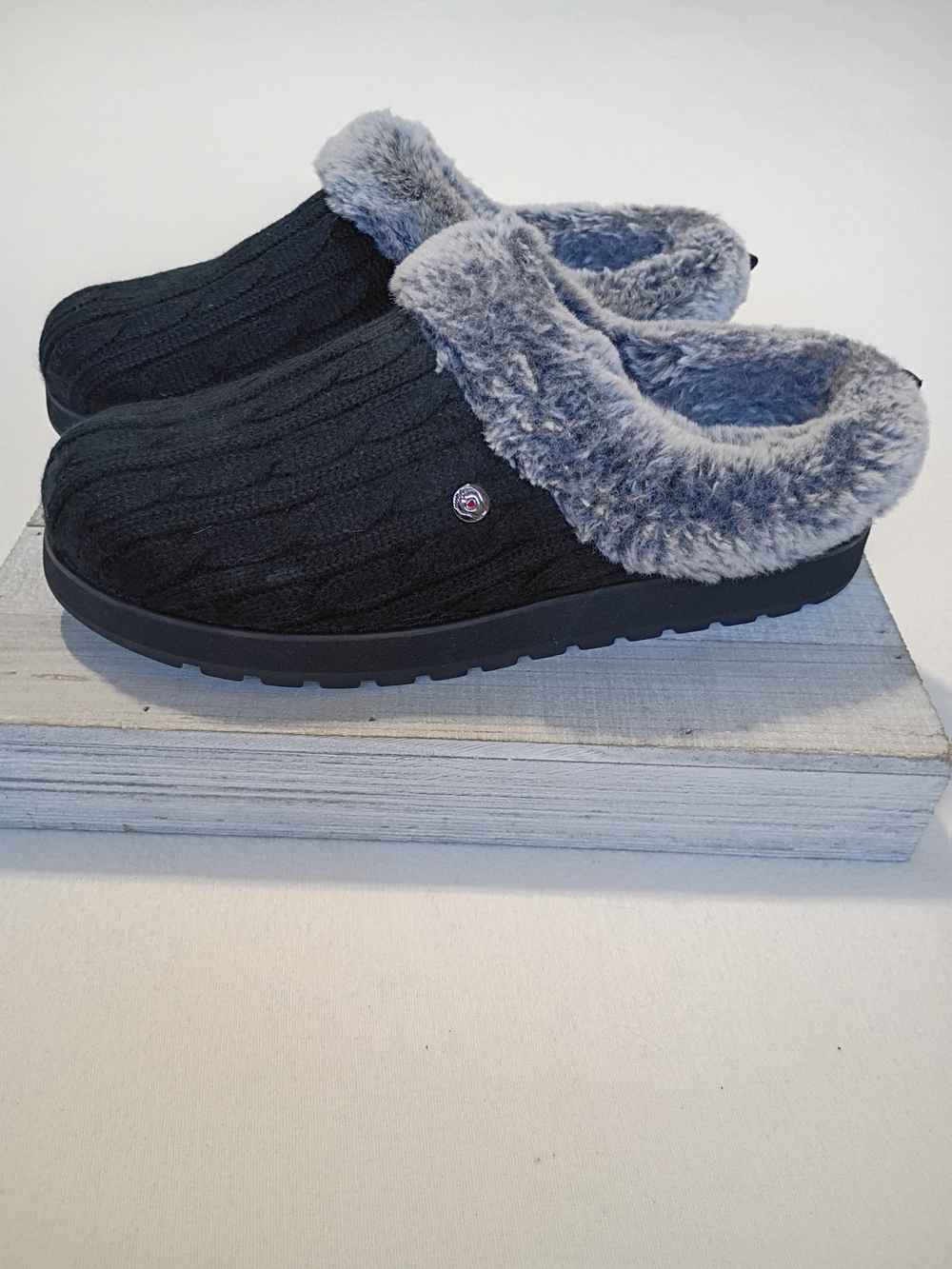 Skechers BOBS Ice Angel Black Sweater Knit Faux Fur Lined Mule Slippers